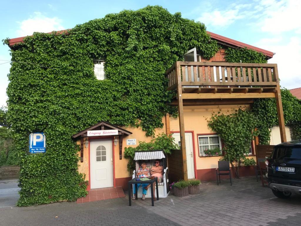 Hotel-Restaurant Christine Lübz エクステリア 写真
