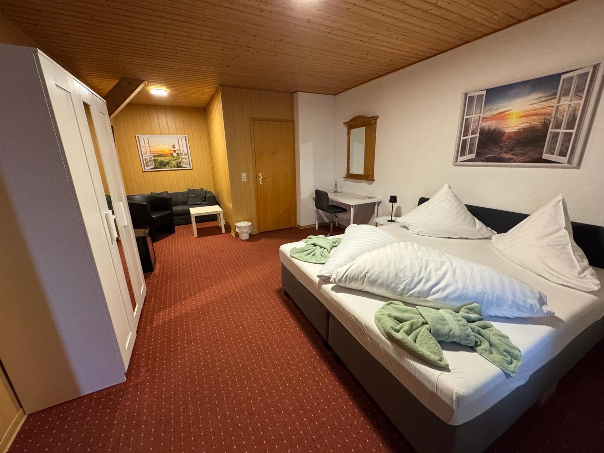 Hotel-Restaurant Christine Lübz エクステリア 写真